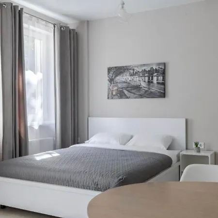 біля вокзалу, на вулиці голубовича 37 Apartamento