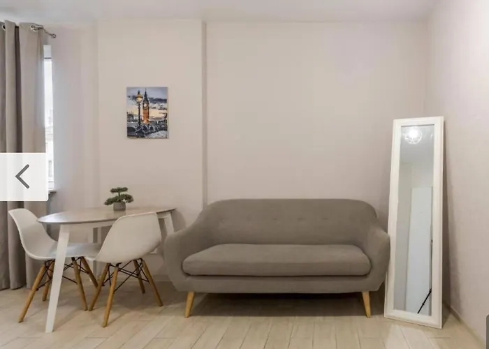 біля вокзалу, на вулиці голубовича 37