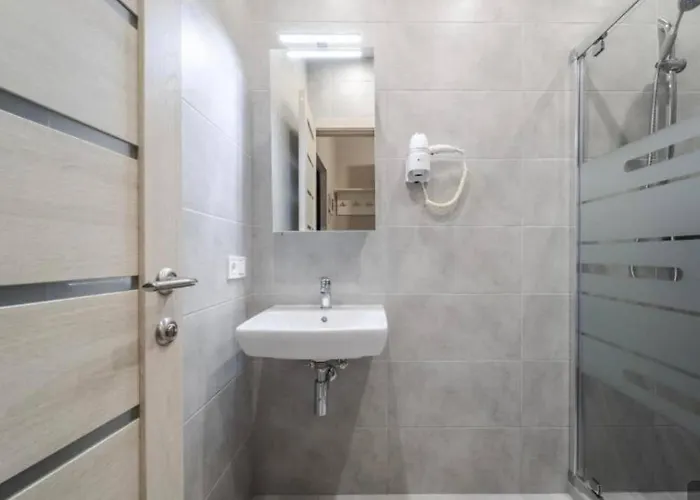 біля вокзалу, на вулиці голубовича 37 Apartamento *