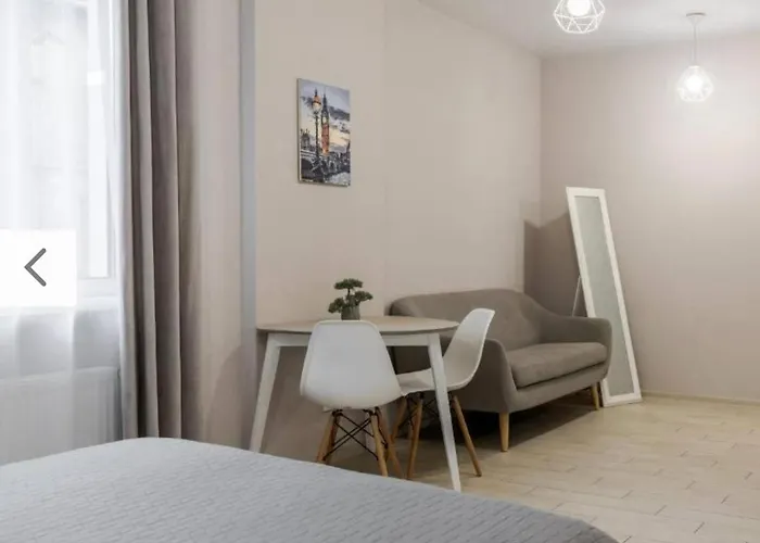 біля вокзалу, на вулиці голубовича 37 Apartamento *