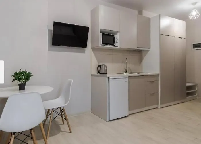 біля вокзалу, на вулиці голубовича 37 * Leópolis